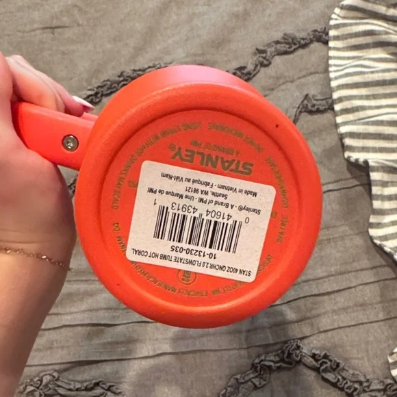 Stanley Quencher H2.0 Tumbler - Vibrant Orange - Picture 3 of 4